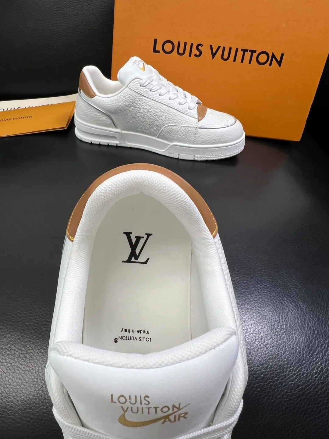 Men's shoes 💰840 Lv high quality top crafts Louis Vuitton, sports sneakers counter synchronization, uppers imported from Italy, high-quality splicing colorful complex crafts, imported mesh pads soft and comfortable, soles: original soles specially provided by the original factory, T men's shoes 💰U exclusive movable molded soles super comfortable, original factory single goods, code number 39-44 (customized 38 45)